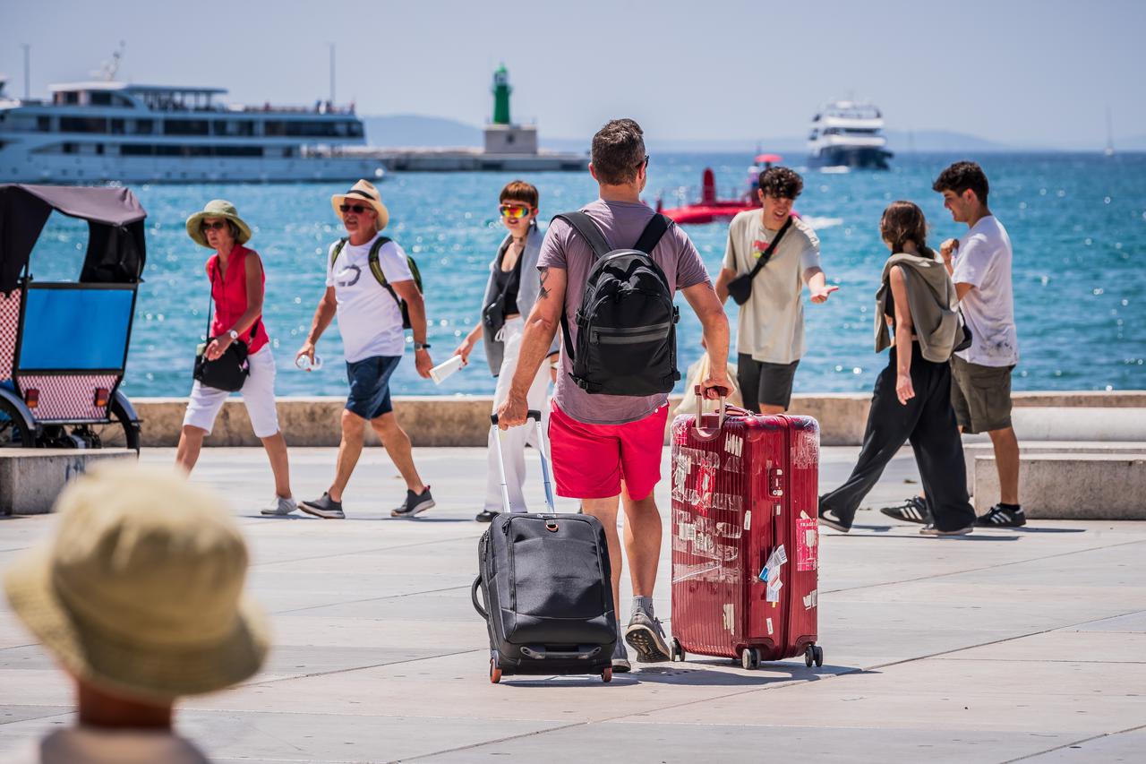 Split: Grad je pun turista uoči početka  Ultra Europe 2023 Festivala