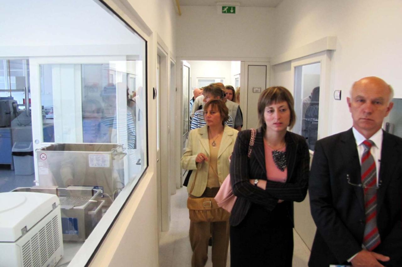 '                               '