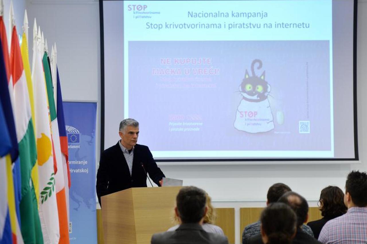 Održan okrugli stol "Krivotvorine i piratstvo na internetu-izazovi digitalnog doba"