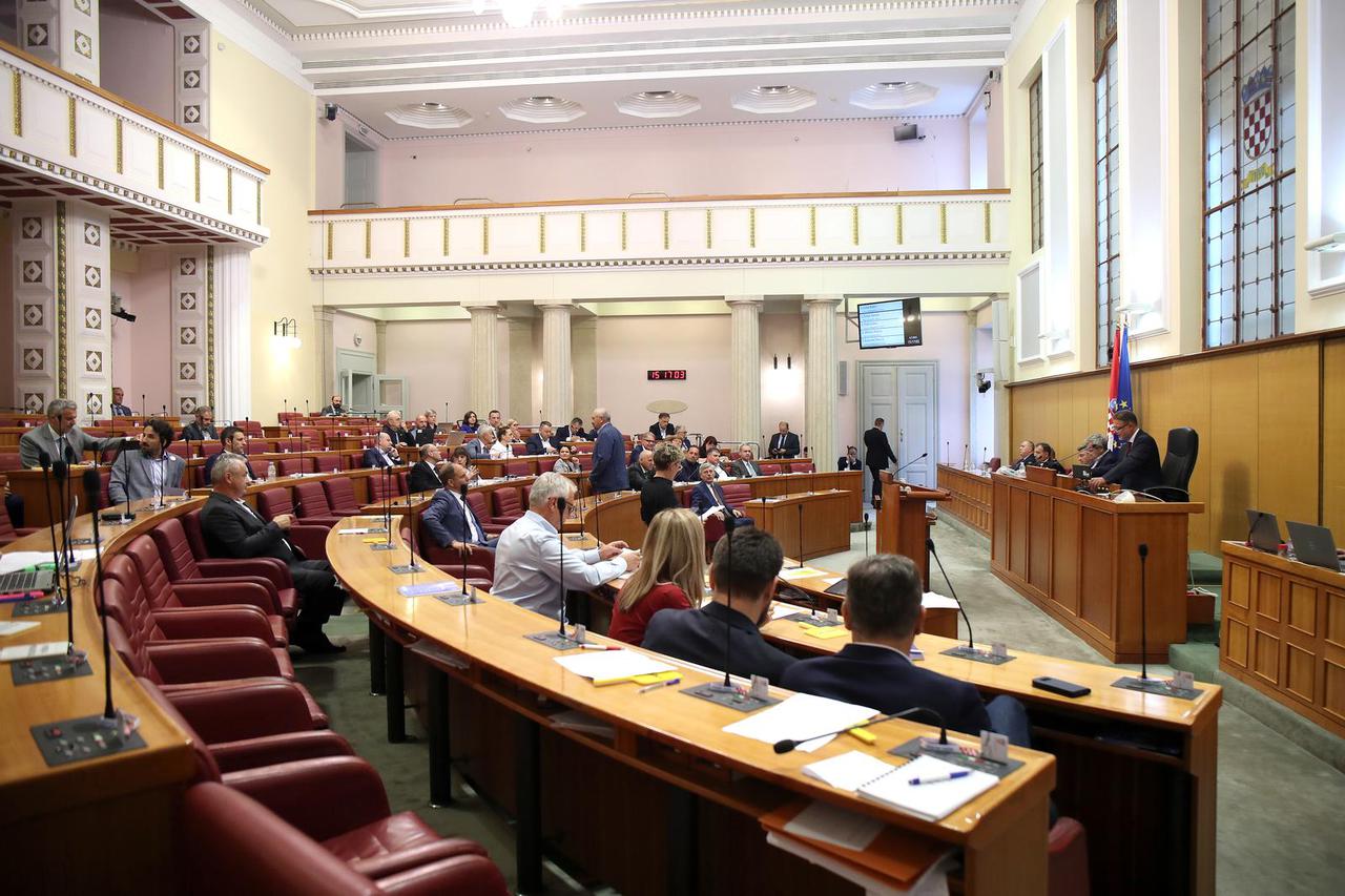 Sabor raspravlja o prijedlogu za opoziv ministra Beroša