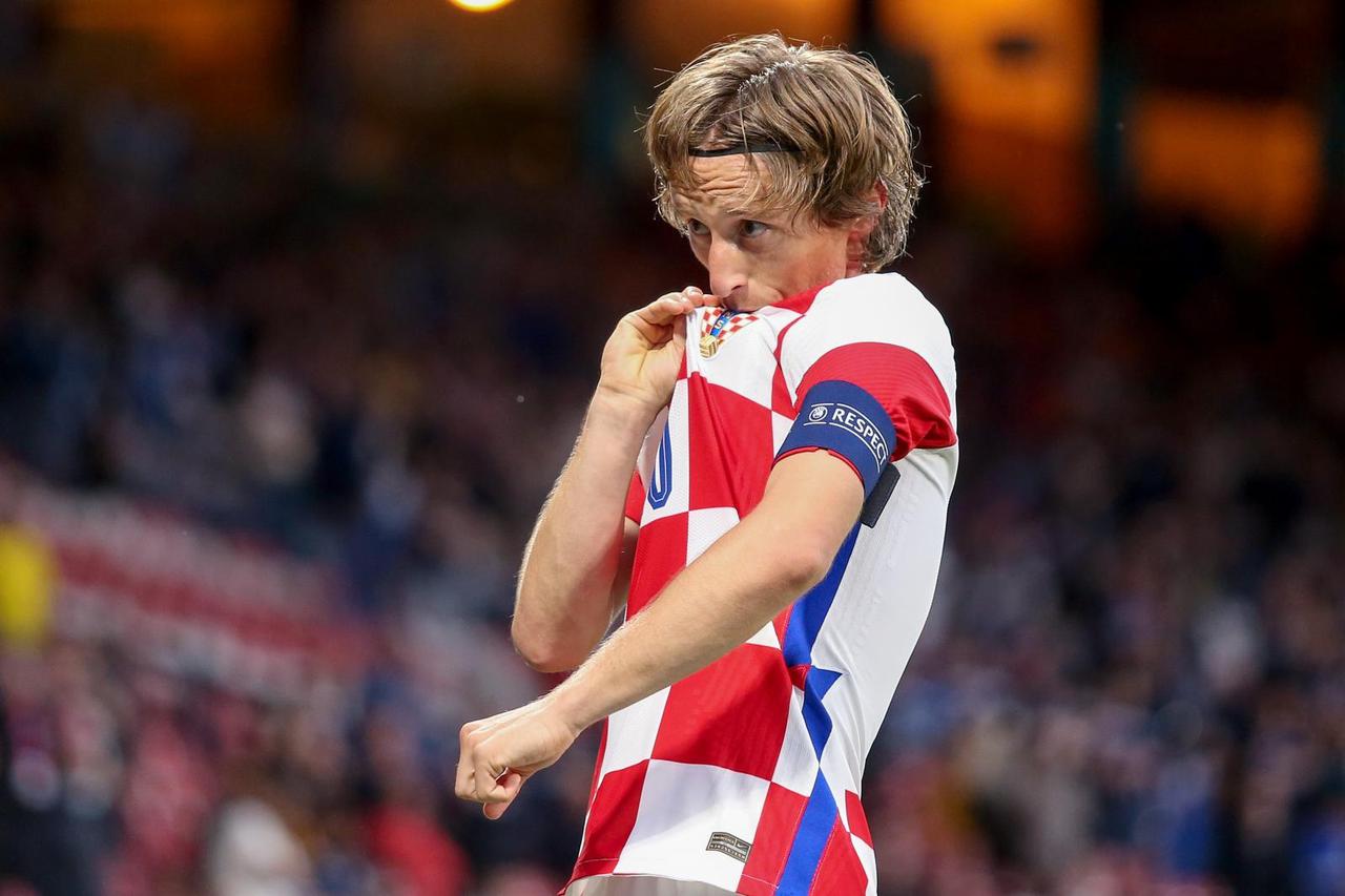 Glasgow: Luka Modrić sjajnim udarcem za vodstvo 2:1 protiv Škotske