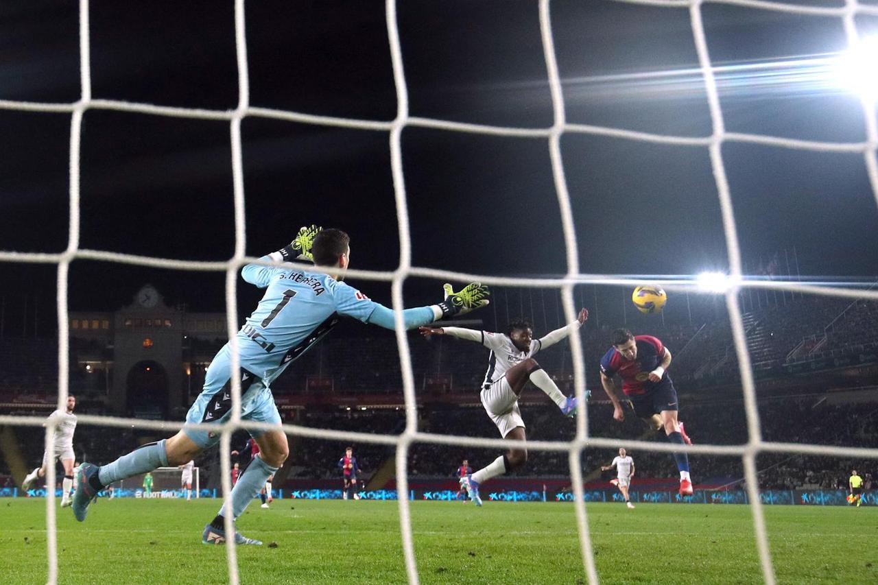 LaLiga - FC Barcelona v Osasuna