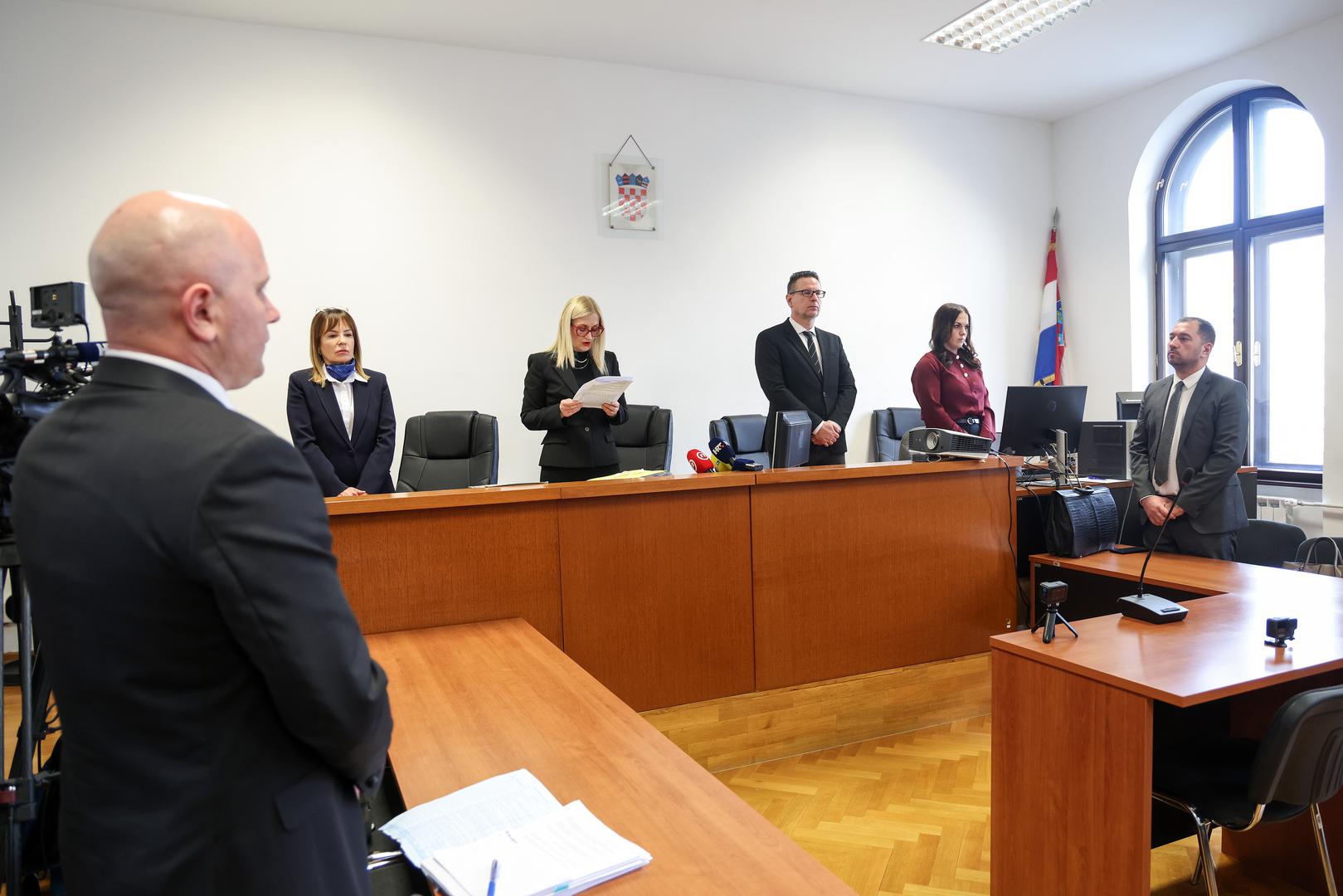 12.03.2026., Zupanijski sud, Osijek - Izricanje presude bivsem vukovarsko-srijemskom zupanu Damiru Dekanicu za laziranje i zataskavanje okolnosti prometne nesrece iz 2022. koju je pijan skrivio sluzbenim vozilom zupanije. Photo: Zeljko Lukunic/PIXSELL