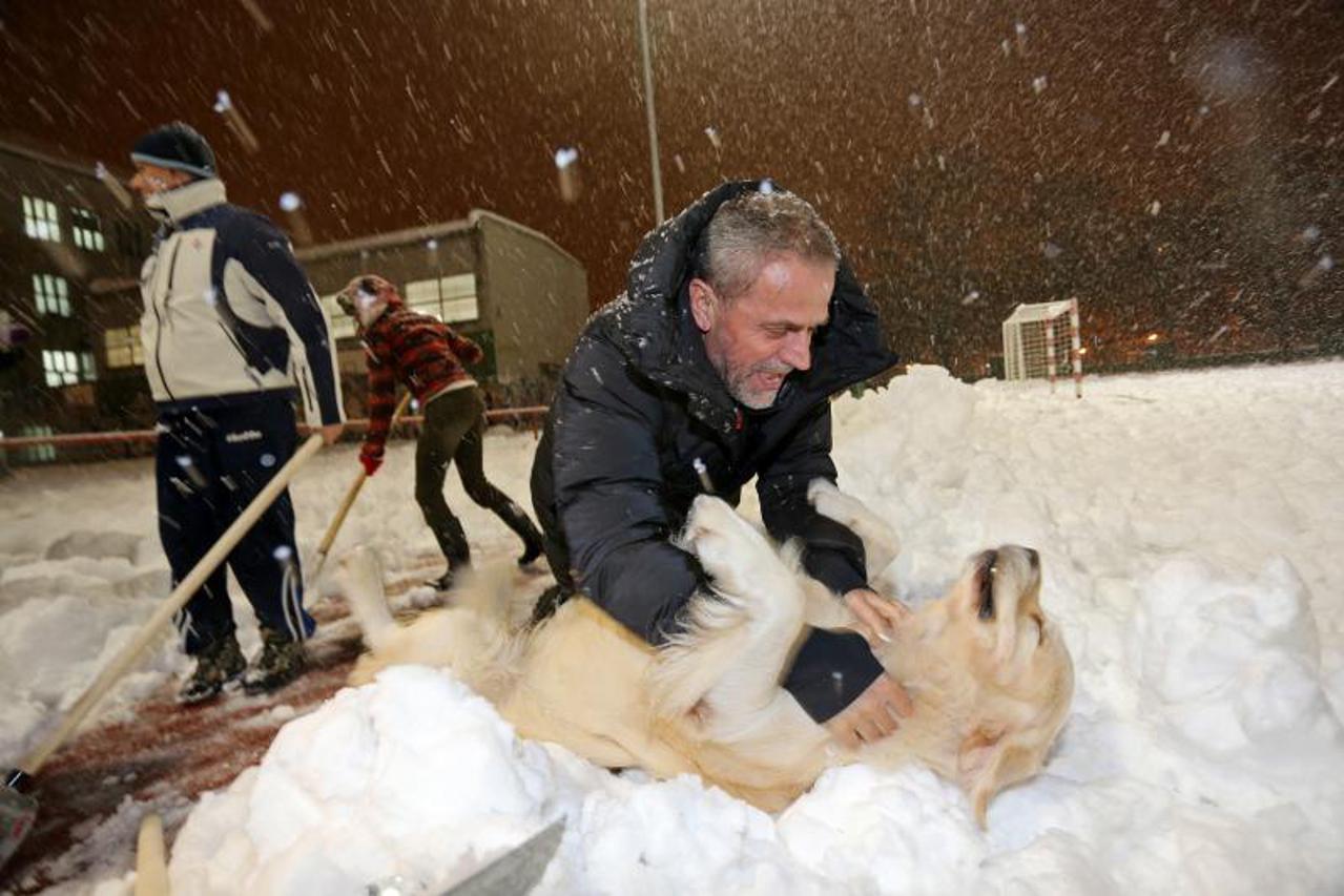 milan bandić,snijeg (1)