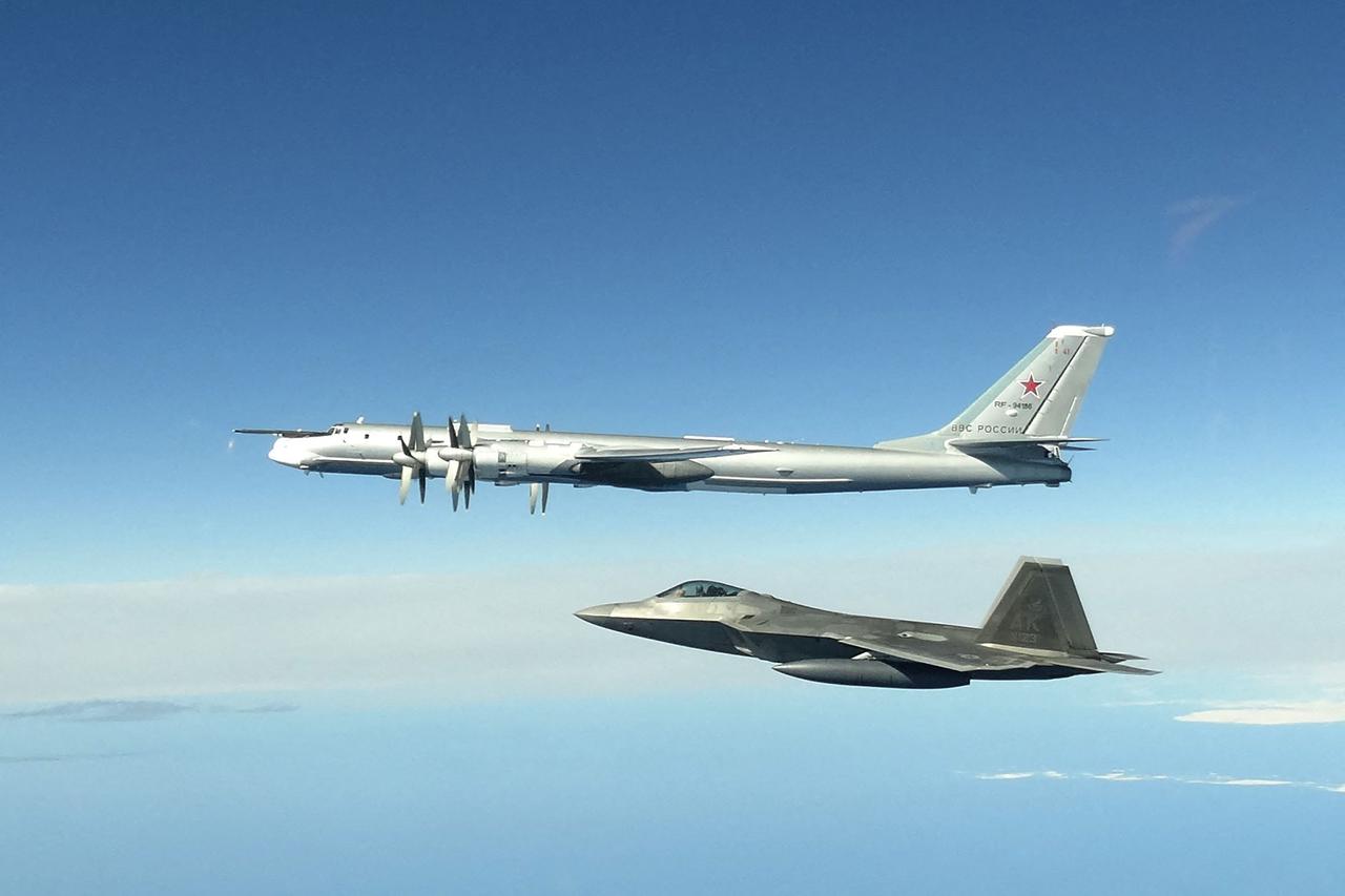 Ameri?ko borbeni zrakoplov presreo ruski bombarder na ulasku u Aljasku