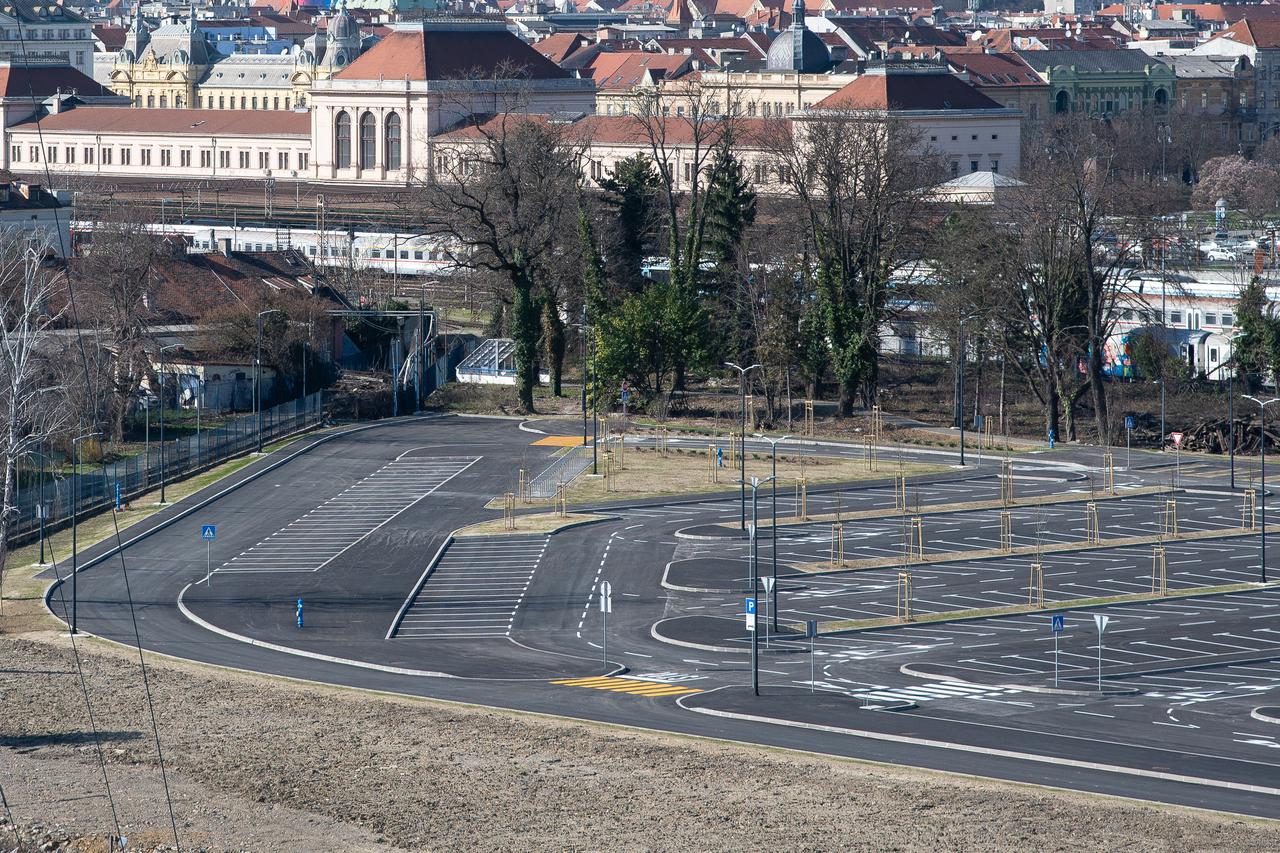 Zagreb: Pogled na novo parkiralište Gredelj