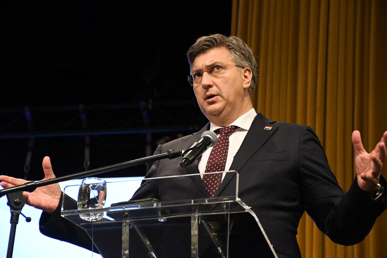 Bjelovar: Premijer Plenković prisustvovao proslavi Dana Bjelovarsko - bilogorske županije