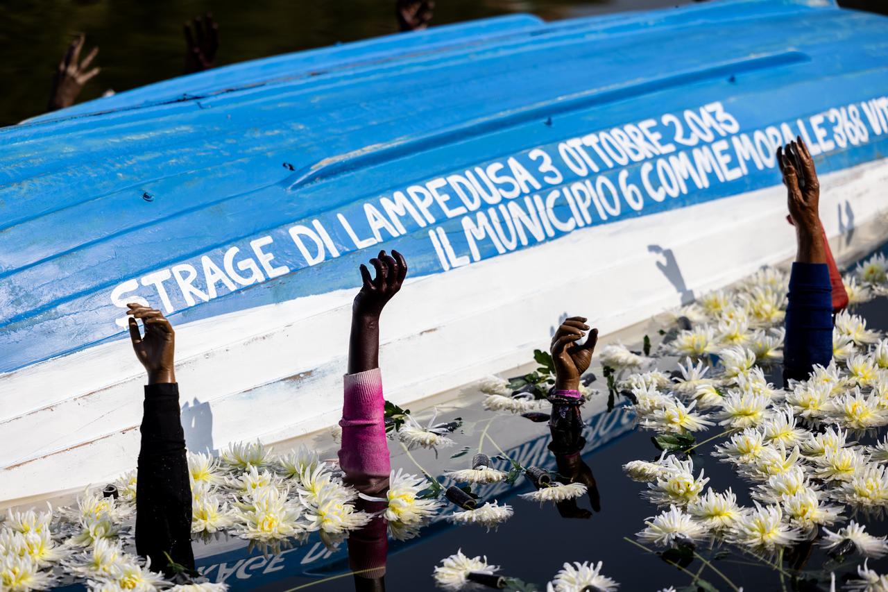 Italija: 10. obljetnica tragedije na Lampedusi u kojoj je stradalo 368 migranata