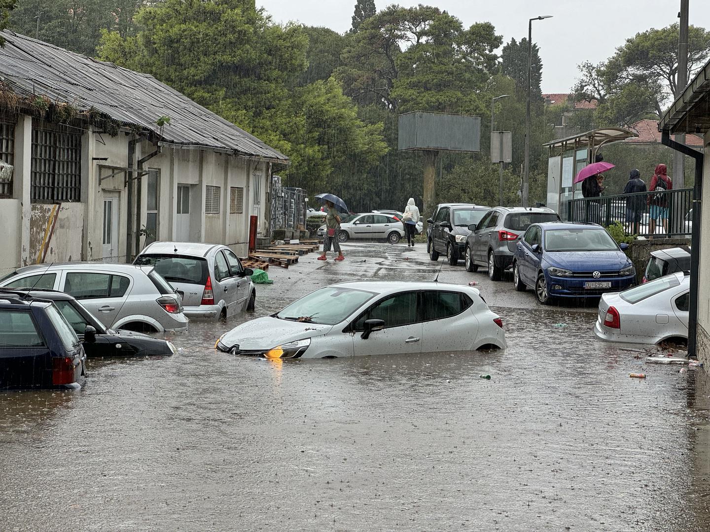 09.09.2024., Dubrovnik - Jaka kisa i nevrijeme uzrokovalo poplave u odredenim djelovima grada. Photo: Grgo Jelavic/PIXSELL