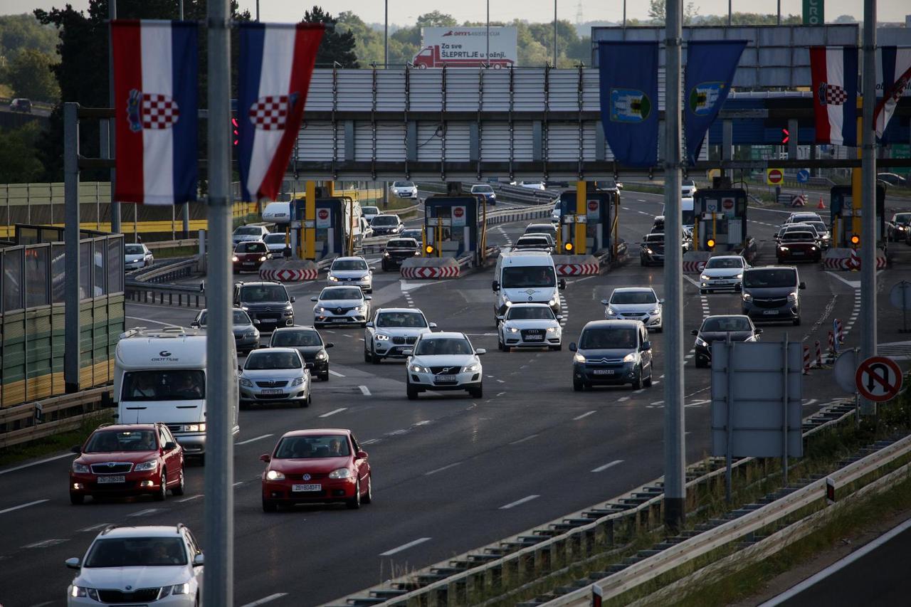 Pojačan promet u smjeru Zagreba na naplatnim kućicama Lučko