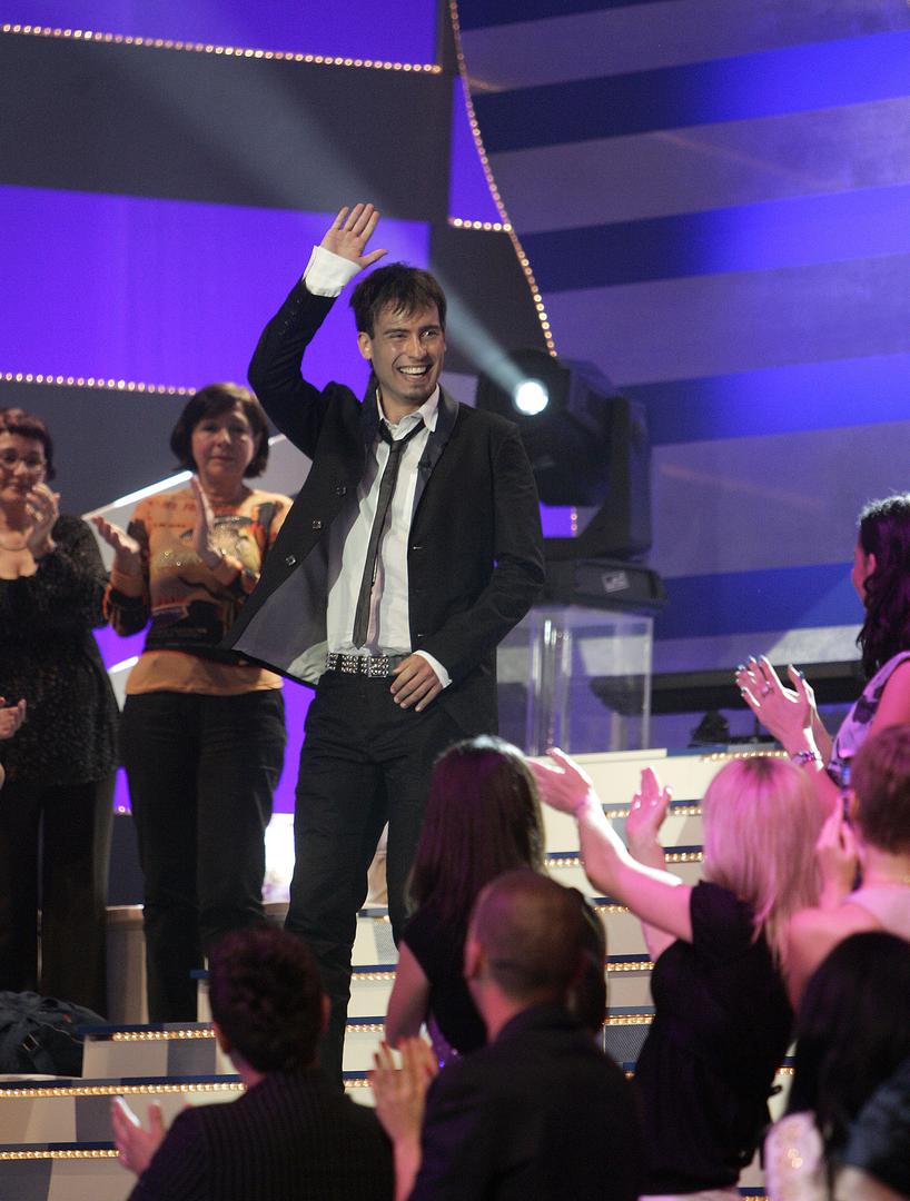 "Najprije ću se istuširati kao čovjek, nešto pojesti i naspavati se", izjavio je Rafo nakon povratka s farme, izražavajući osjećaje svih sudionika koji su se vratili u civilizaciju nakon tri mjeseca života u izolaciji.