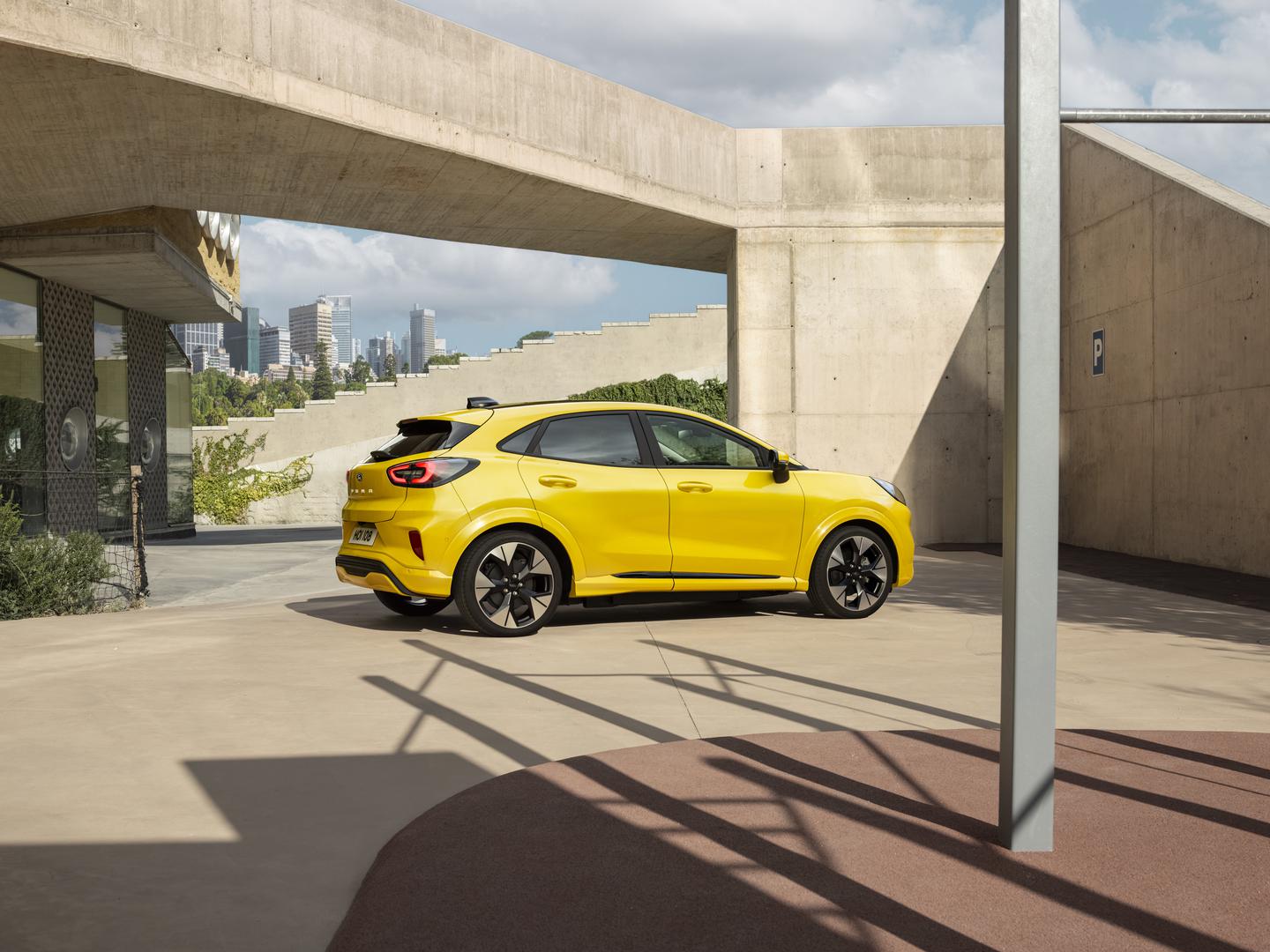 Puma Gen-E Fordov je treći europski električni model, predstavljen u kratkom vremenu. Prva dva su Explorer i Capri, koji se temelje na Volkswagenovim ID. modelima. 