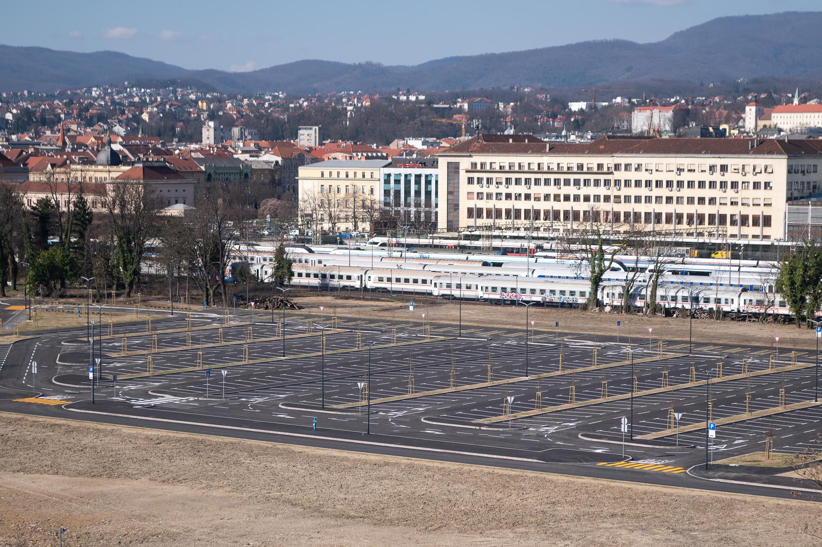 Riječ je, podsjetimo, o projektu koji je najavljen u travnju 2024. te je prema originalnom planu trebao biti dovršen do kraja 2024., no radovi su počeli tek lanjske veljače.
