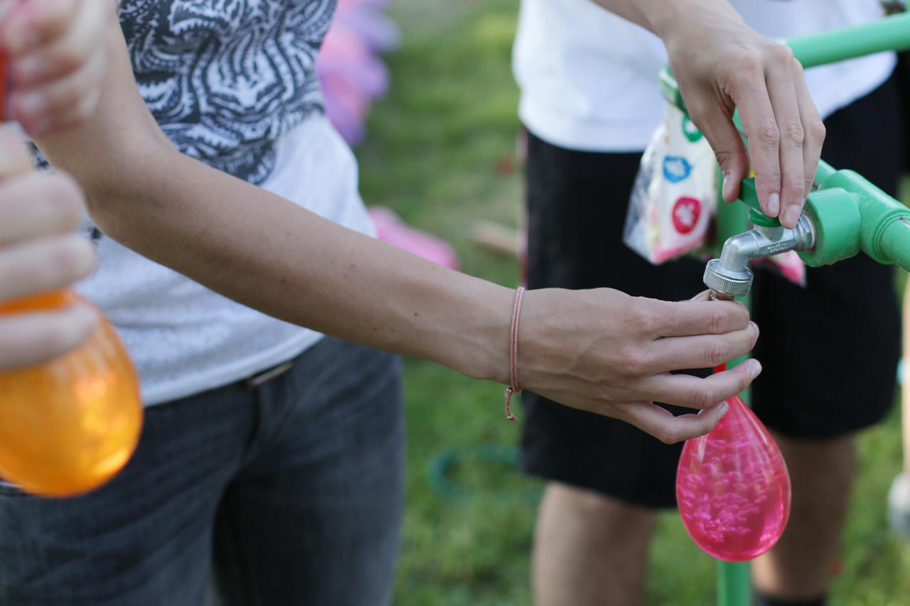 Zagreb: Pripreme balona punjenih vodom za sutrašnji Water Baloon Challenge 2015 na Jarunu