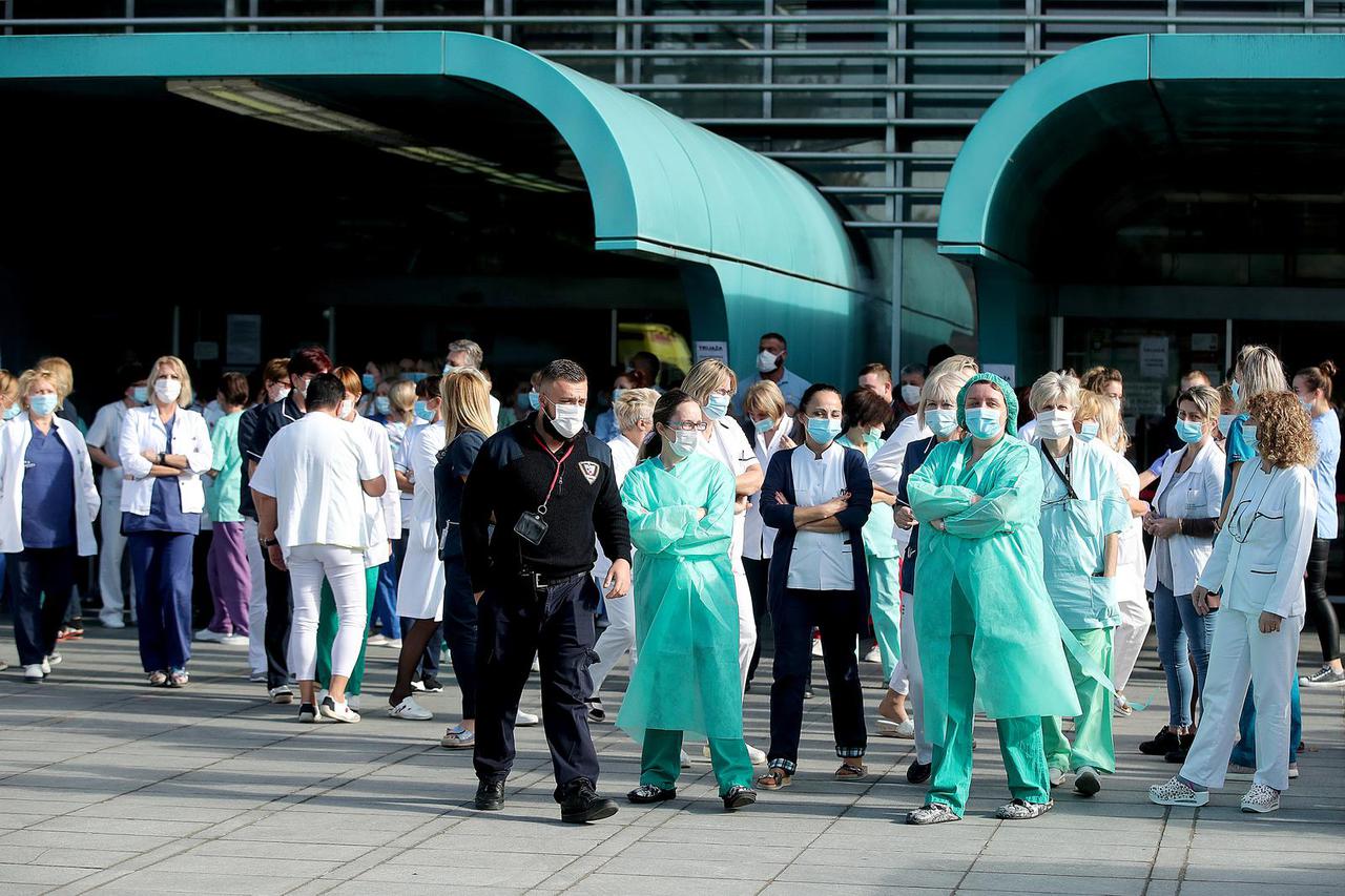 Zagreb: Prosvjed medicinskih djelatnika KB Dubrava zbog situacije s koronavirusom