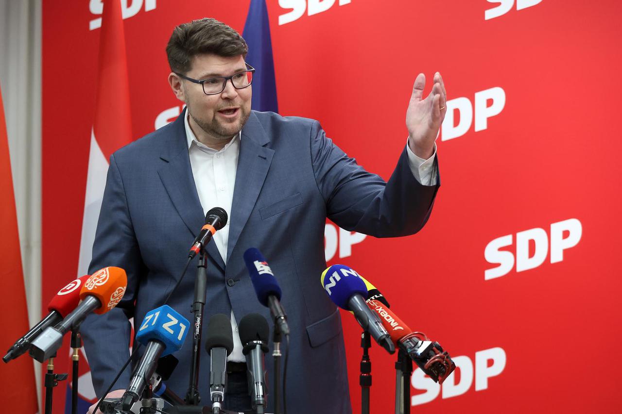 Zagreb: Sjednica Glavnog odbora SDP-a u središnjici stranke na Iblerovom trgu
