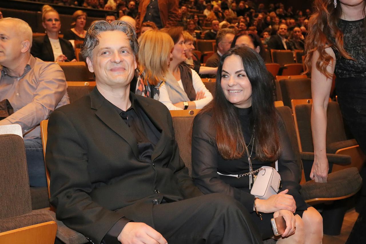 Zagreb: Premjera HTV-ove dokumentarno igrane serije Republika