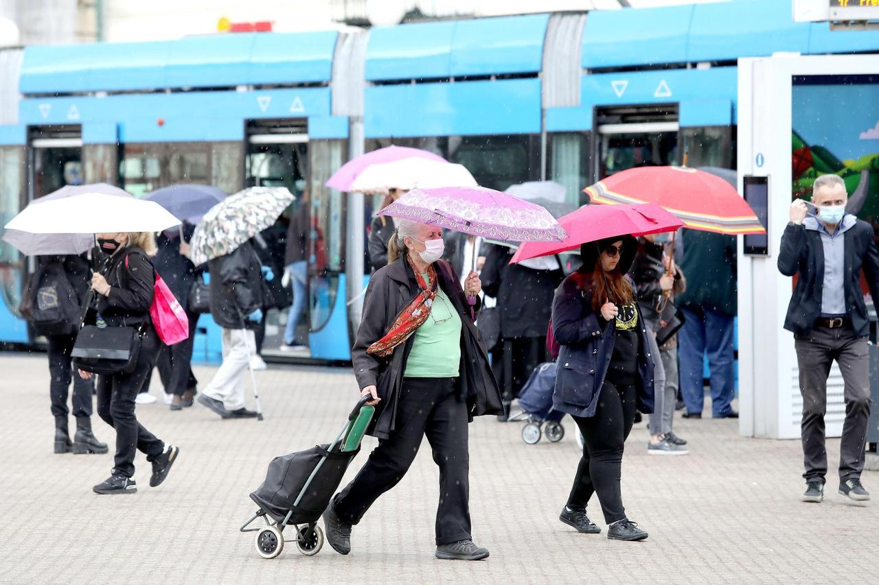 Zagreb: Kratkotrajna kiša u centru grada