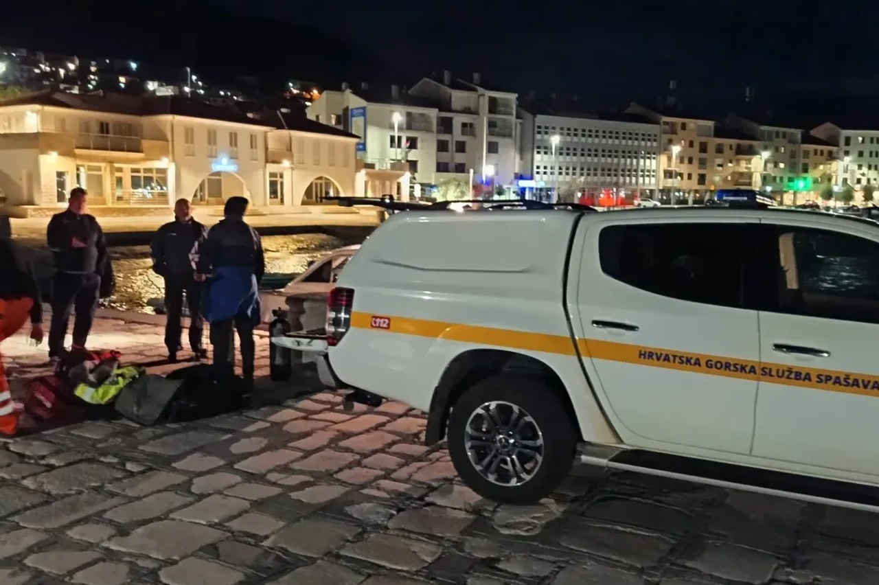 auto sletio u more kod Senja