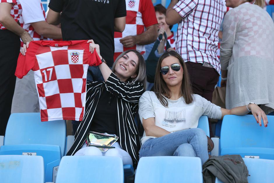 Navijači u Rijadu na nogometnoj utakmici Saudijska Arabija - Hrvatska