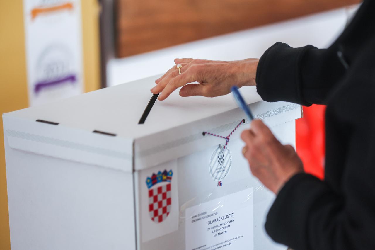Zagreb: Otvorena biračka mjesta za Lokalne izbore 2025