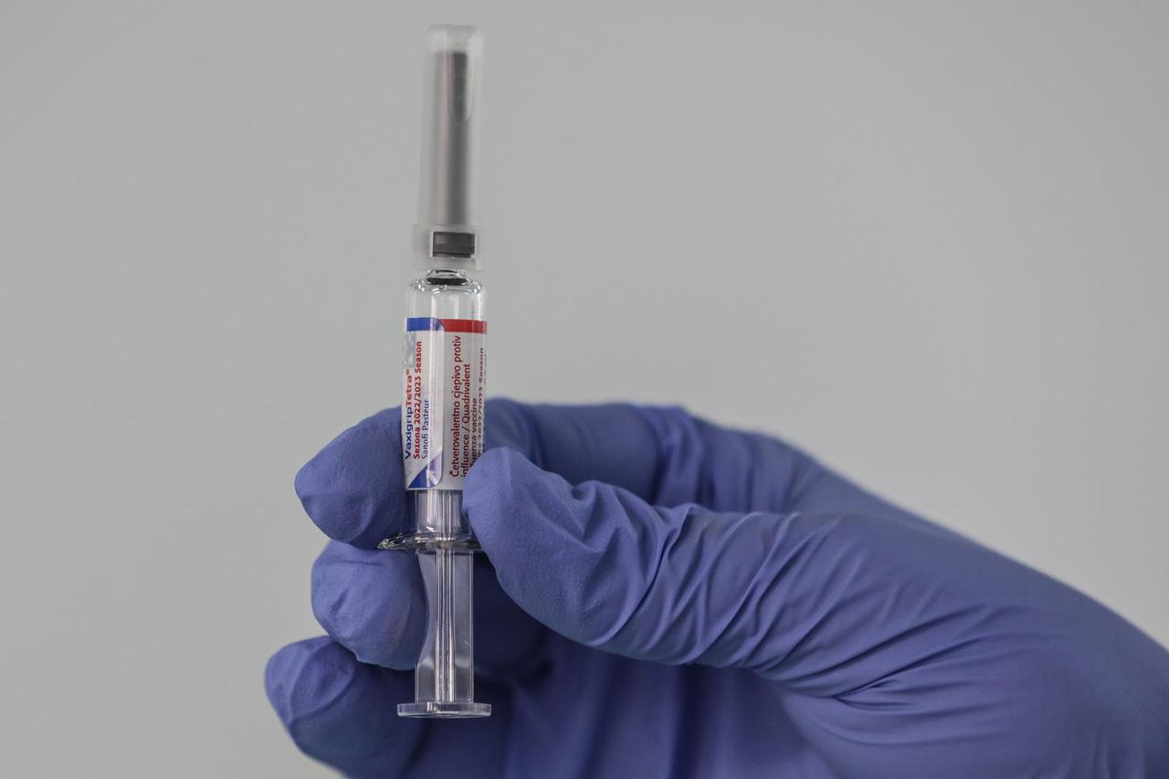 Zagreb: Započelo je cijepljenje građana protiv gripe