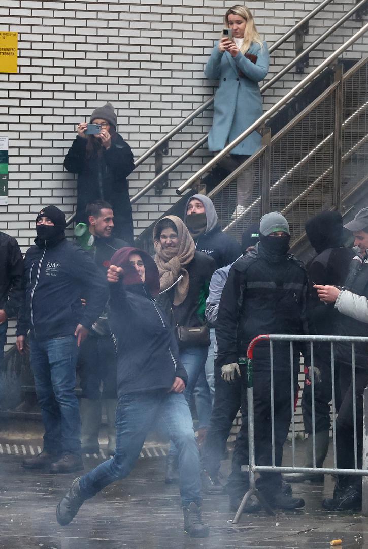People take part in a protest of European farmers over price pressures, taxes and green regulation, on the day of an EU Agriculture Ministers meeting in Brussels, Belgium February 26, 2024. REUTERS/Yves Herman Photo: YVES HERMAN/REUTERS