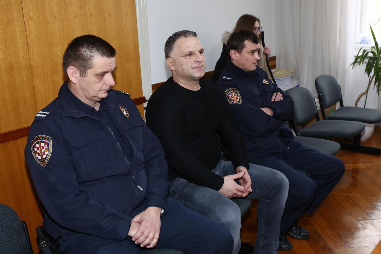 Mirko Marić suđenje je započeo isprikom