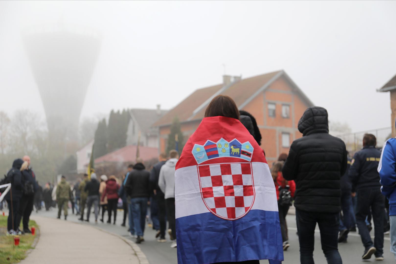 Vukovar - Dan sjecanja na zrtvu Vukovara i Skabrnje 1991.-2020. Krenula Kolona sjecanja u posebnim okolnostima zbog epidemije koronavirusa. 

Photo: Emica Elvedji/PIXSELL