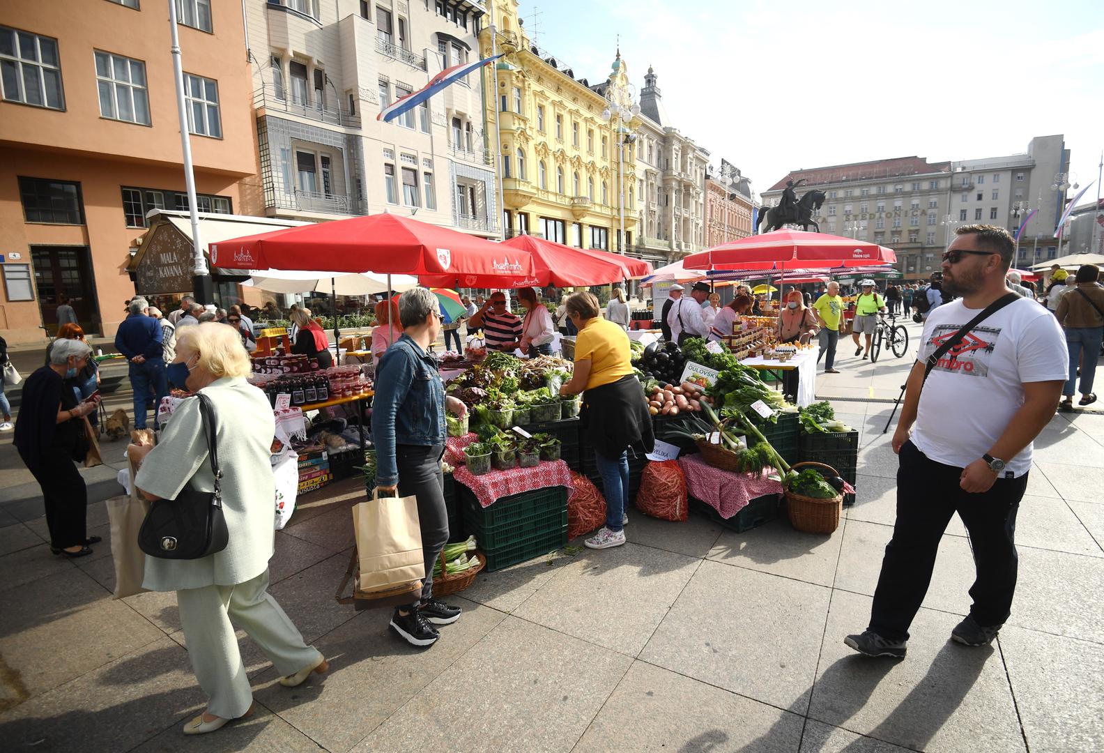 20.09.2020., Zagreb - Udruga hrvatskih trznica devetu godinu zaredom organizira na sredisnjem trgu u Zagrebu manifestaciju pod nazivom Dani hrvatskih trznica s ciljem promocije domaćih proizvoda koji se nude na trznicama diljem Hrvatske. Photo: Marko Lukunic/PIXSELL