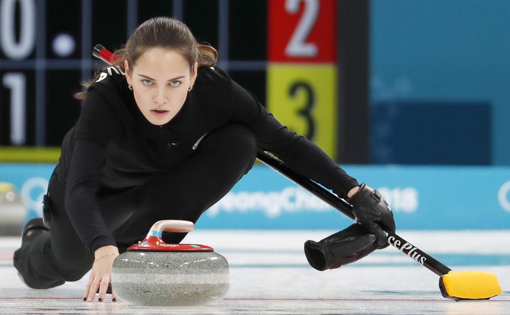 Ruskinja Anastasija Brizgalova (25) igra curling, a na Zimskim olimpijskim igrama u Pjongčangu natjecat će se pod olimpijskom zastavom.