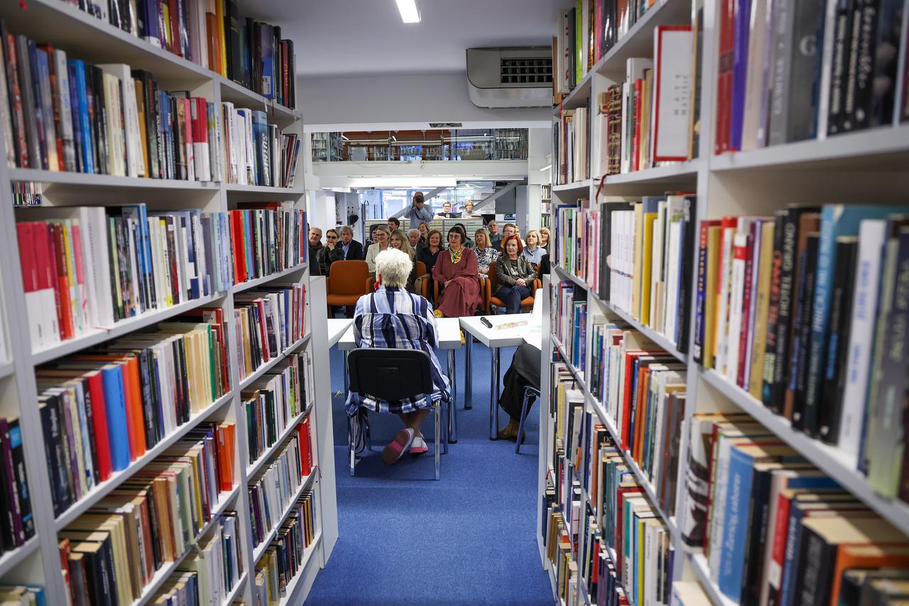 Zagreb: Book Festival, razgovor s autoricom Helenom Sablić Tomić