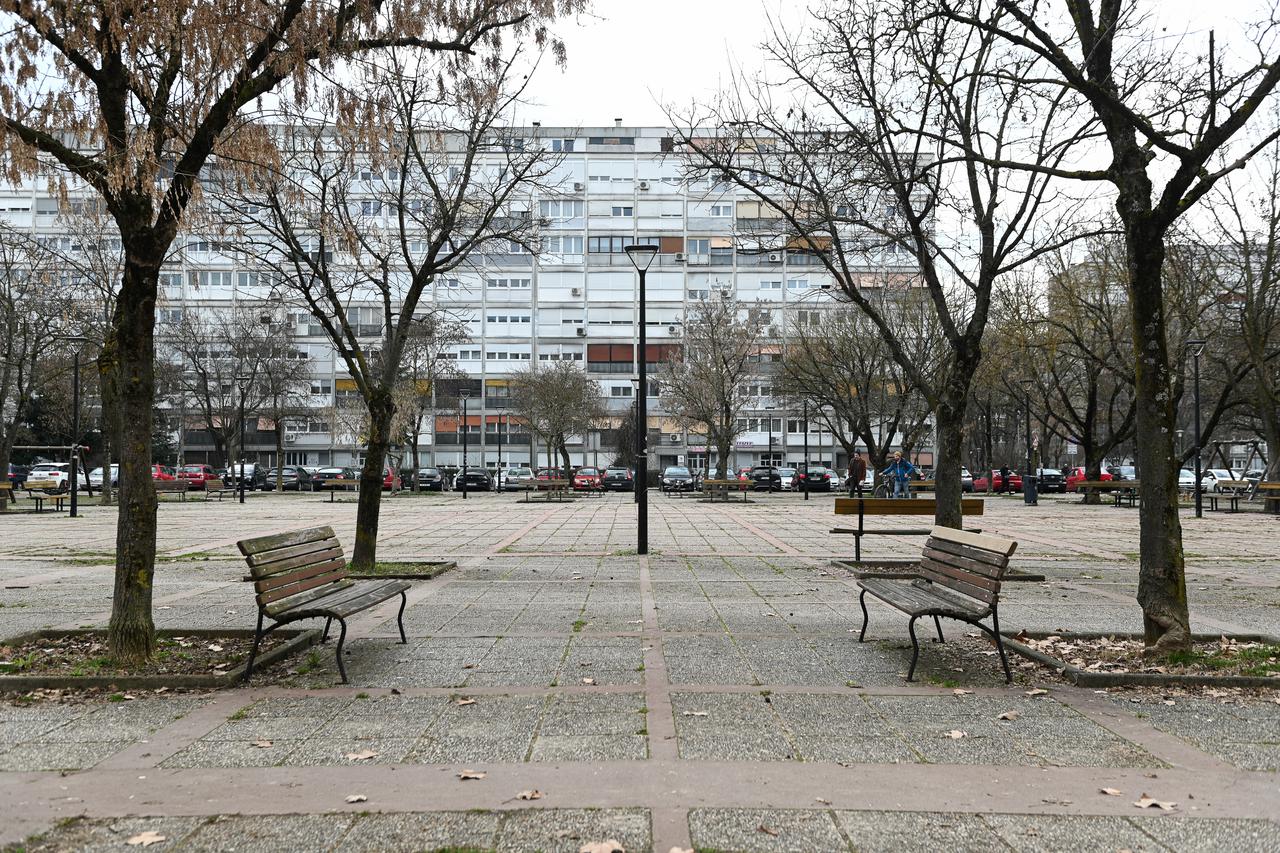 Zagreb: Trg Ivana Meštrovića u Zapruđu