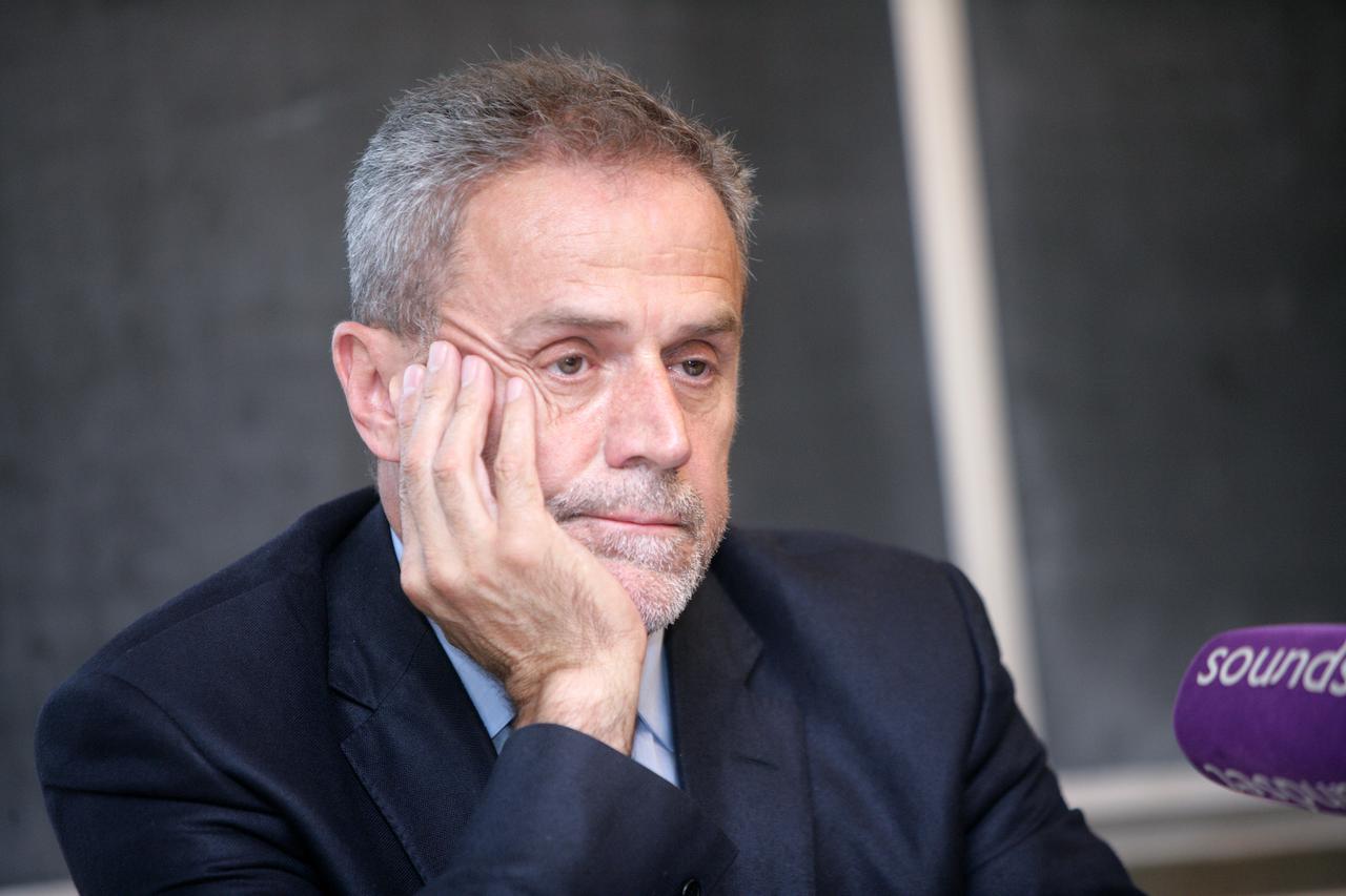 10.07.2014., Zagreb - Na Fakultetu elektrotehnike i racunarstva predstavljena je prva faza projekta Smart City - Osjeti zagrebacki zrak. Projekt su predstavili dekan FER-a Nedjeljko Peric, prof. Vedran Bilas i gradonacelnik Milan Bandic. Photo: Grgur Zuck