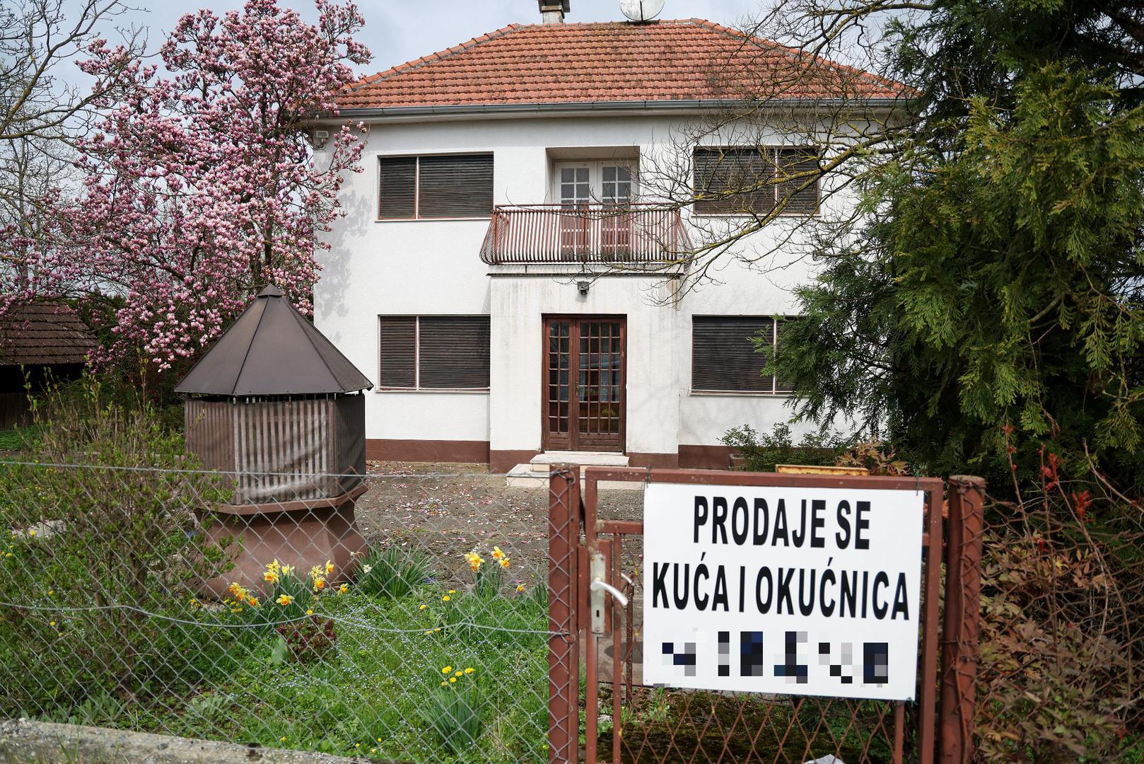 Kako doznaju 24 sata, kuća se prodaje za 120.000 eura. - Kuću sam prepustio sestri, koja je oglasila prodaju, ali vidjet ćemo hoće li se i prodati, više je htjela ispitati cijenu - rekao im je Ivica Todorić.