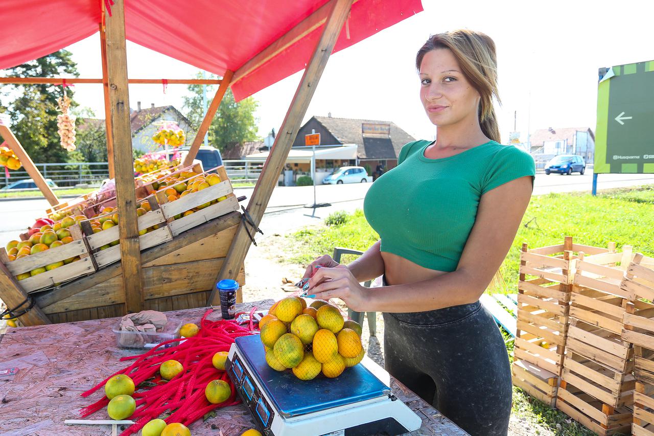 Zagreb: Kristina Penava, prodavačica mandarina kod Podsusedskog mosta