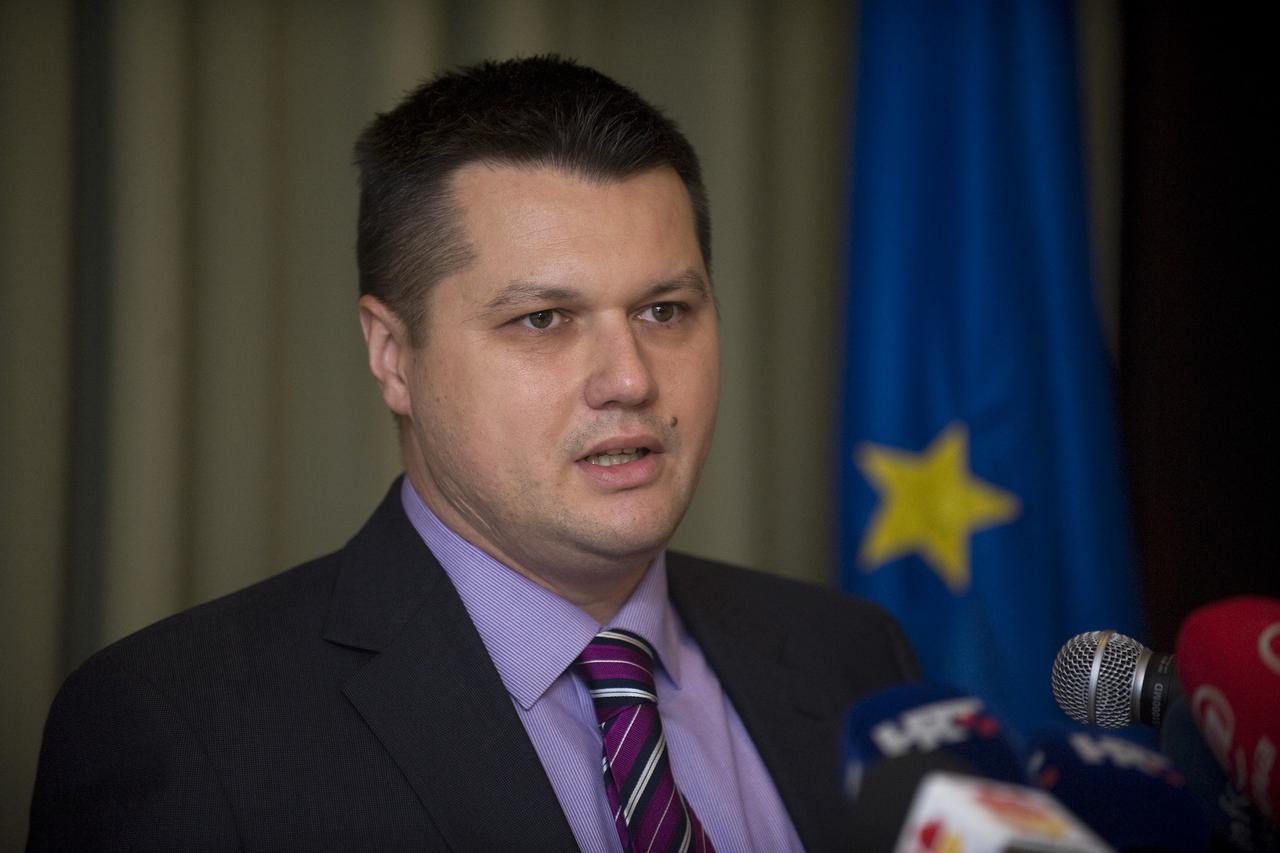 30.09.2013., Zagreb - Prvi let redovne linije Osijek Zagreb Osijek na kojem su nakon 26 godina bili putnici ministar Sinisa Hajdas Doncic i gradonacelnik Osijeka Ivica Vrkic. Direktor letackih operacija Marko Cvijin.  Photo: Daniel Kasap/PIXSELL