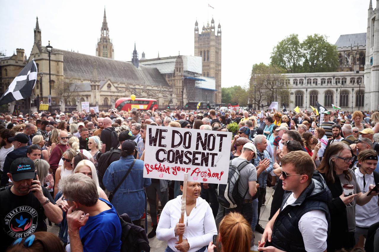 Anti-lockdown and anti-vaccine protest, in London