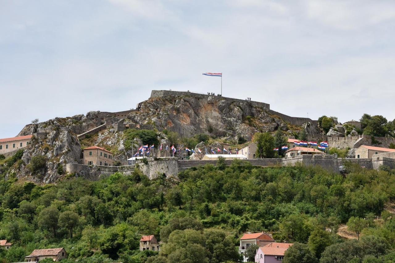 Kninska tvrđava na 25.obljetnicu Vojno-redarstvene akcije Oluja
