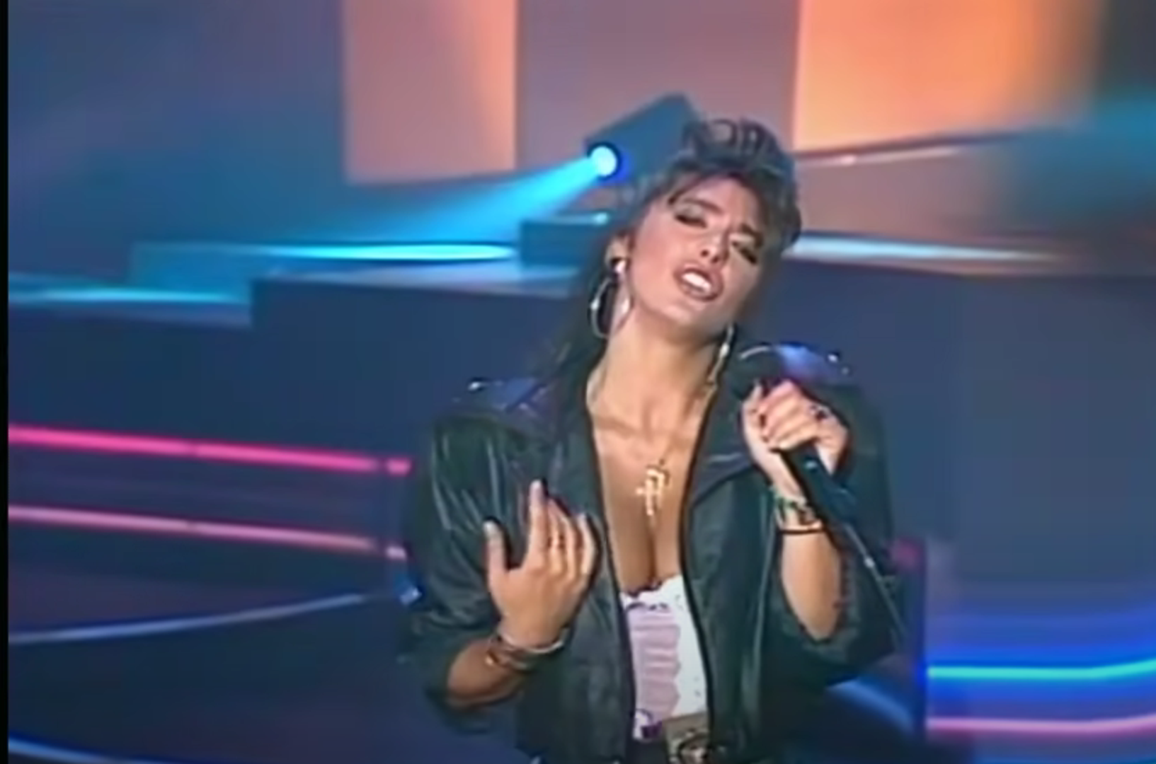 Sabrina Salerno, pjevačica koja je osamdesetih godina postala predmet obožavanja mnogih muškaraca zahvaljujući svom provokativnom spotu "Boys", nedavno je proslavila 57. rođendan. 