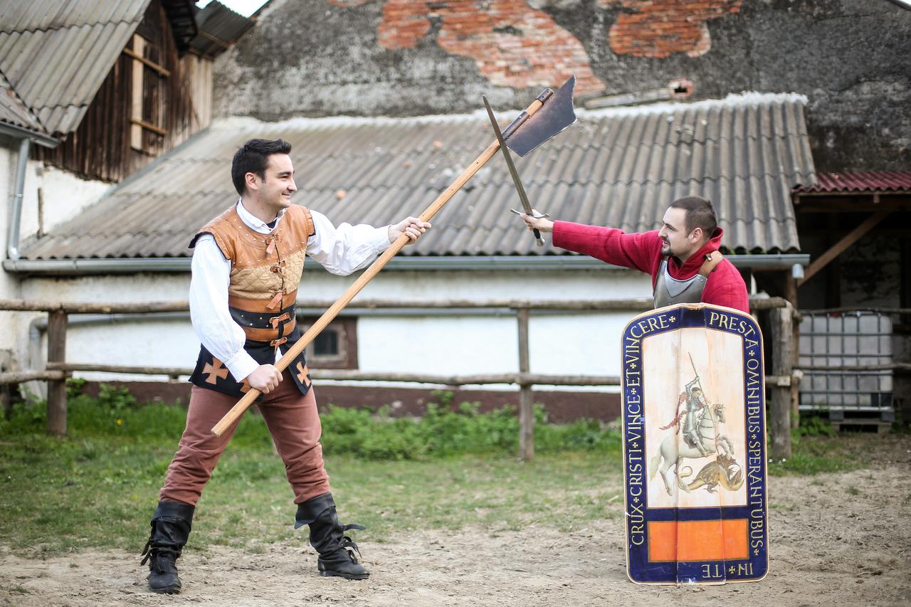 10.04.2015., Sv. Ivan Zelina - Zelinski vitezovi Ivan Loboreci i Josip Hoca.  Photo: Petar Glebov/PIXSELL