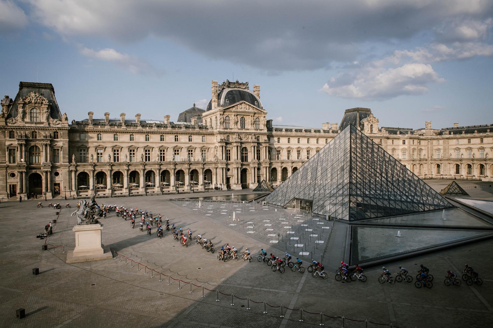 Tadej Pogacar wins Tour de France 2020 Handout. Final stage of the 107th edition of the Tour de France cycling race, 122km from Mantes-la-Jolie to Paris, in France, Sunday 20 September 2020. This year's Tour de France was postponed due to the worldwide Covid-19 pandemic. The 2020 race starts in Nice on Saturday 29 August and ends on 20 September. Photo by Pauline Ballet/ASO via ABACAPRESS.COM ABACA /PIXSELL