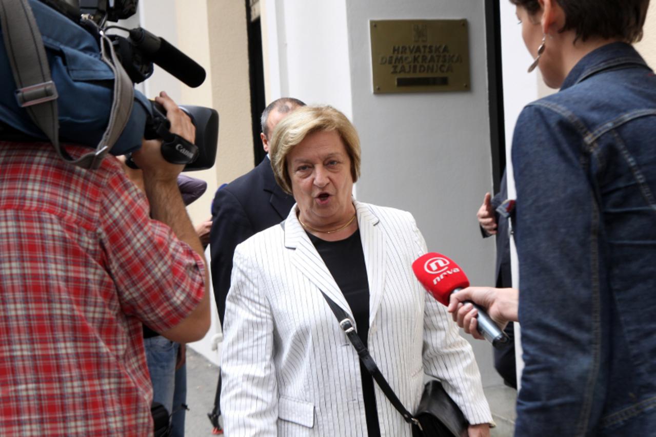 \'16.09.2010., Zagreb - Izlazak clanova HDZ-a nakon sastanka u sjedistu stranke, Marina Matulovic Dropulic, ministrica graditeljstva i zastite okolisa.  Photo: Zarko Basic/PIXSELL\'