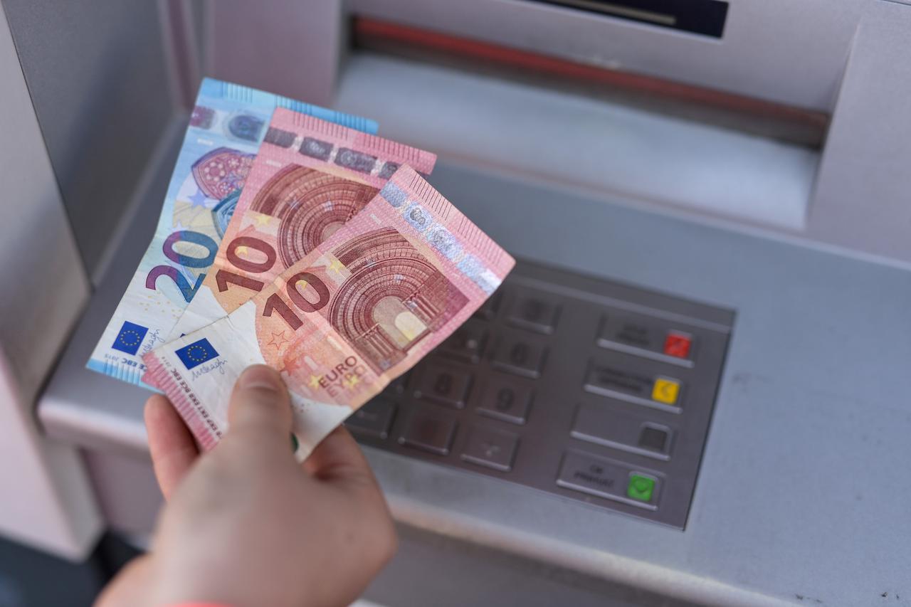 Od 1. siječnja euro postaje službena valuta u Hrvatskoj i nakon 29 godina zamijenit će kunu