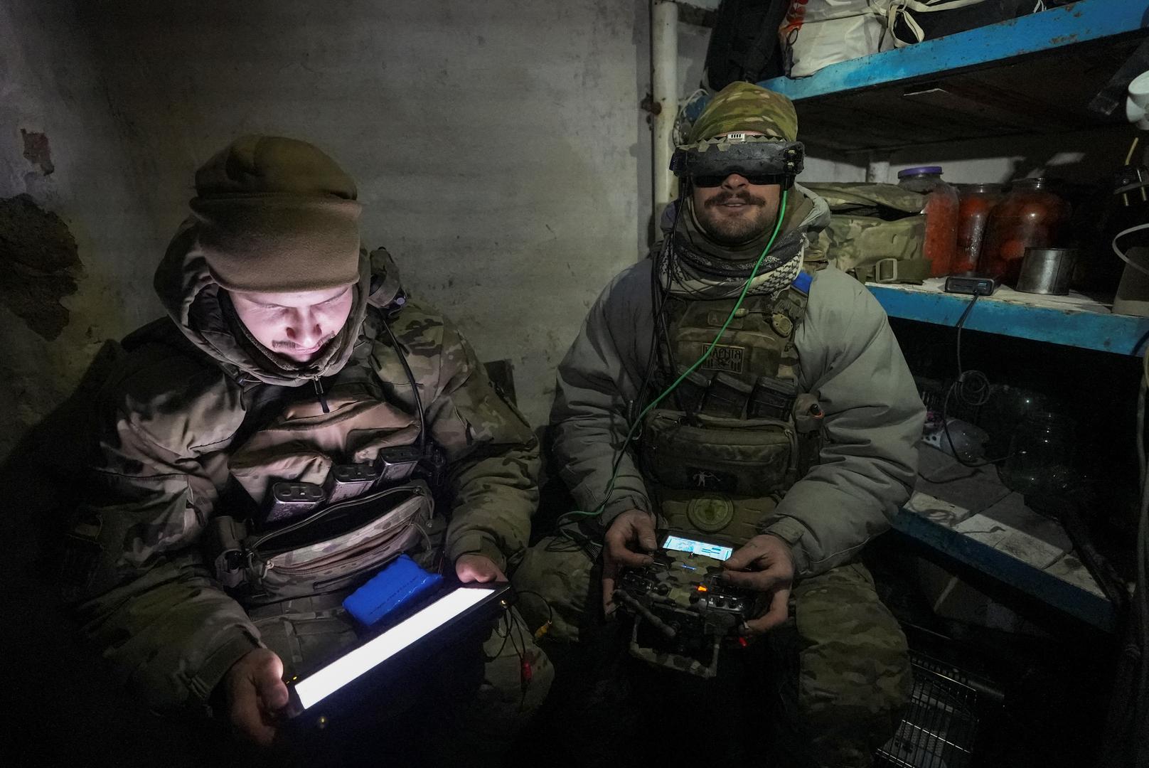 Ukrainian servicemen of the Rarog UAV squadron of the 24th Separate Mechanized Brigade operate a first person view (FPV) drone at a position near the town of Horlivka, amid Russia's attack on Ukraine, in Donetsk region, Ukraine January 17, 2024. REUTERS/Inna Varenytsia Photo: STRINGER/REUTERS