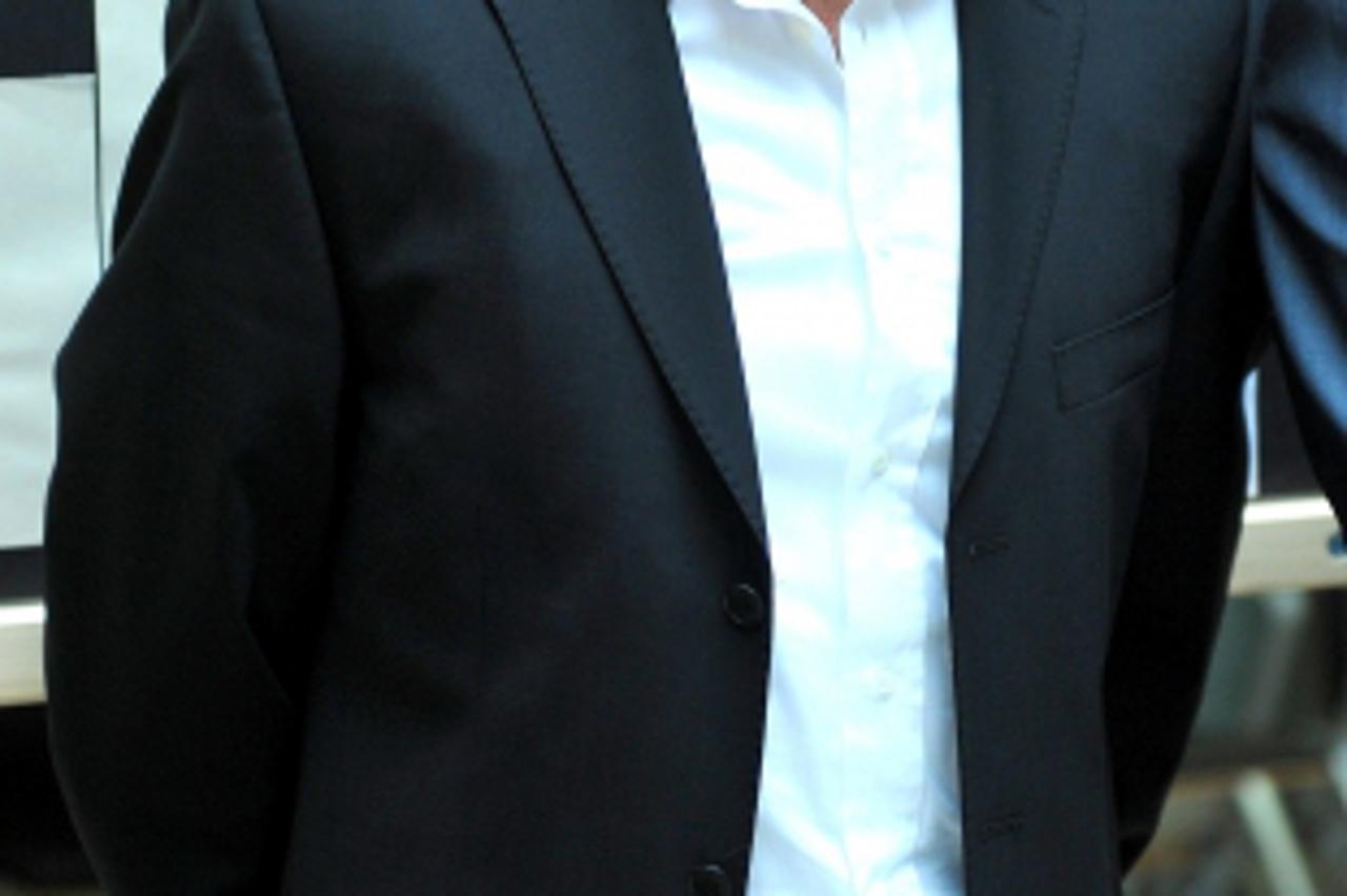 'gradska.....zagreb.....04.06.2009.   Poglavarstvo grada Zagreba, Trg S. Radica 1 - gradolnacelnik Milan Bandic otvara Zagrebacki salon s temom slika karikatura Autoolupina, izlozba, petar pripuz     