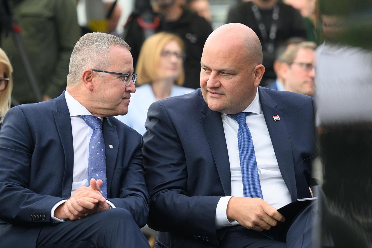 Jakovlje: Ministar Šušnjar nazočio otvorenju proširenog dijela pogona kompanije FACC