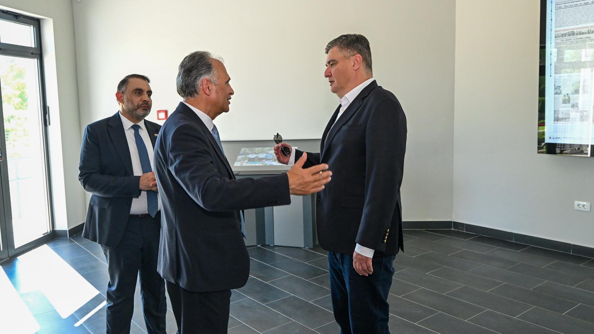 U Uštici je dosad pronađena 21 masovna grobnica s tijelima ubijenih Roma, među kojima su bile brojne žene i djeca.