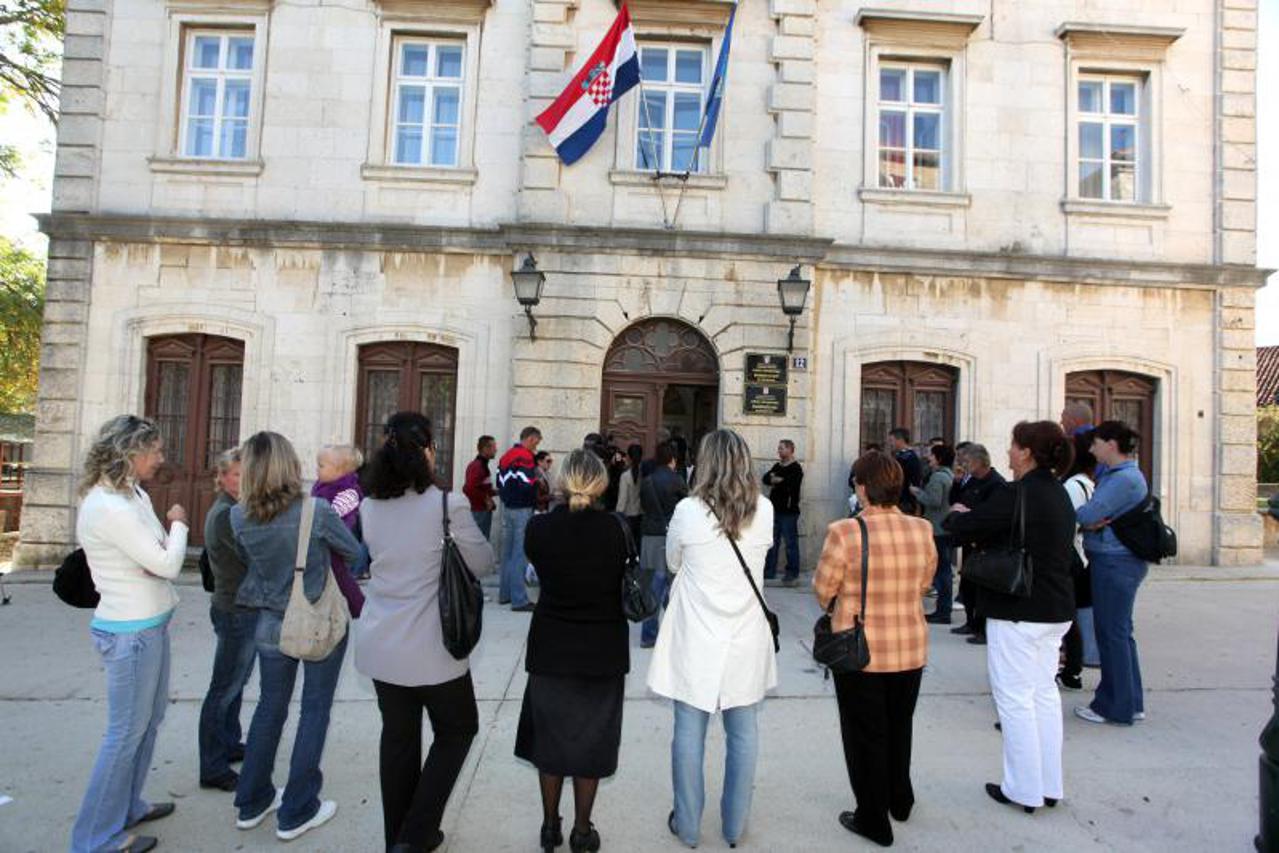 prosvjed roditelja u Benkovcu