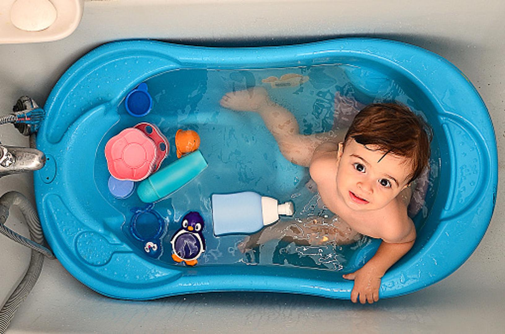 Djecu između šeste i jedanaeste godine godine nije potrebno kupati svaki dan, tvrdi Sarah Perkins, dječja dermatologinja sa Sveučilišta Yale. 